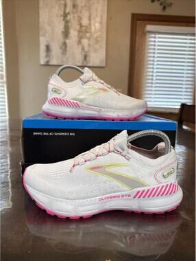 Womens Size 7.5 (B) Brooks Glycerin StealthFit GTS 20 Shoes White Pink Running